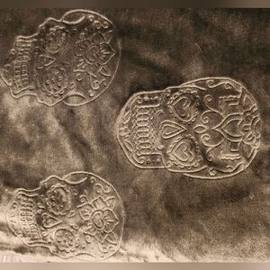 Betsy Johnson king size blanket